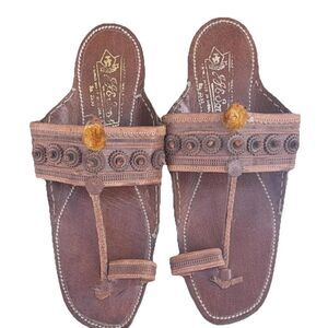 JS Footwear Brown Leather Kolhapuri Sandals Vintage Indian Boho Embroidered 11.5